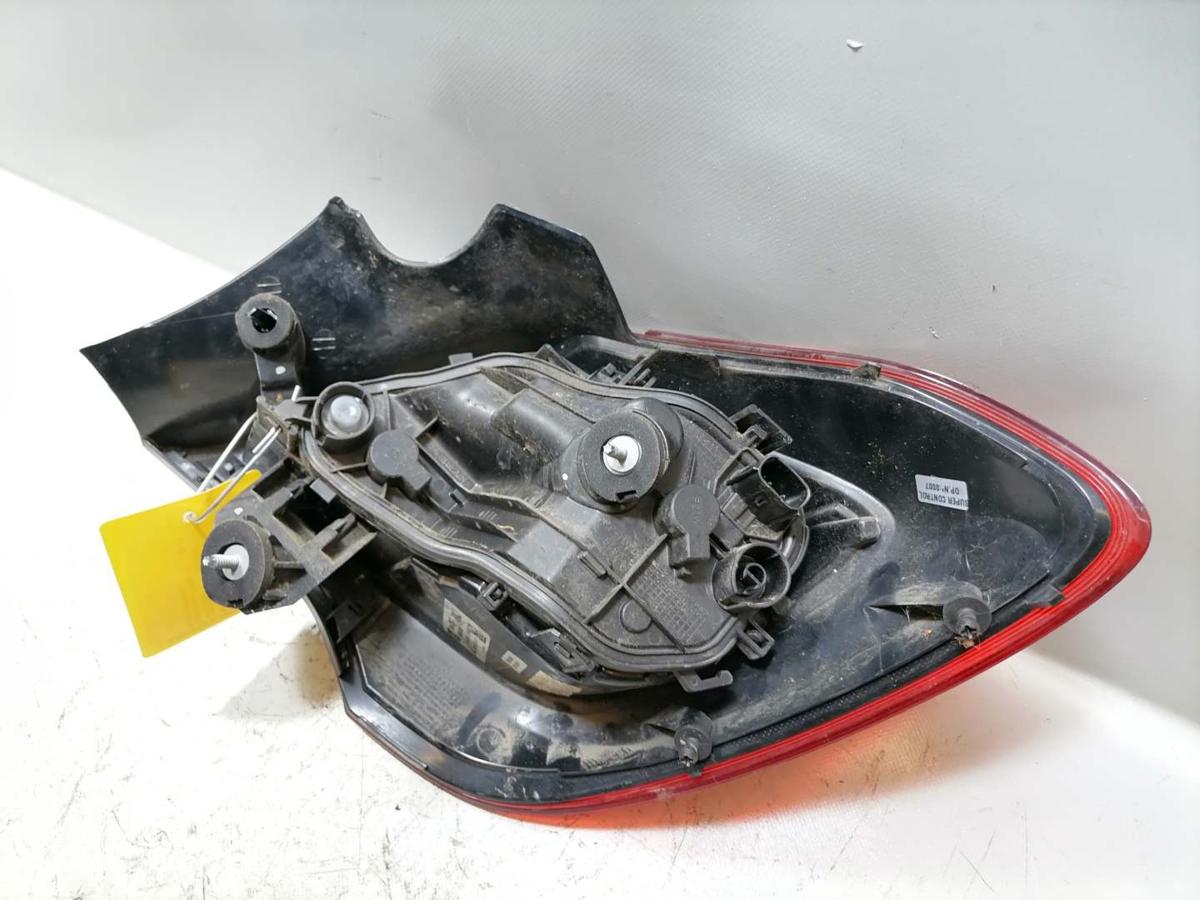 Opel Corsa E original Rücklicht Rückleuchte Schlussleuchte links außen 5-Türer Bj.2017